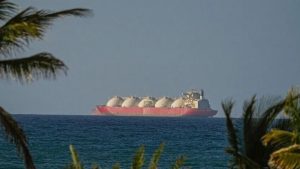 ABD’nin İran’a deniz ablukası: 17 ticari geminin rotası değiştirildi