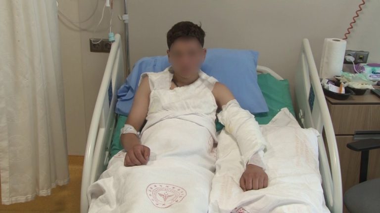 Arnavutköy’de vücüduna kolonya döken çocuk, kendini yaktı