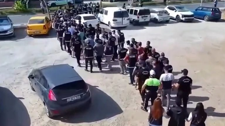 Aydın’da sahte site ile vize başvurusu yapan vatandaşları dolandıran şebeke çökertildi