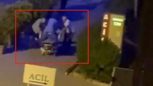 Bursa’da sedye üzerinde yaşama döndürülen kazazede, hayatını kaybetti