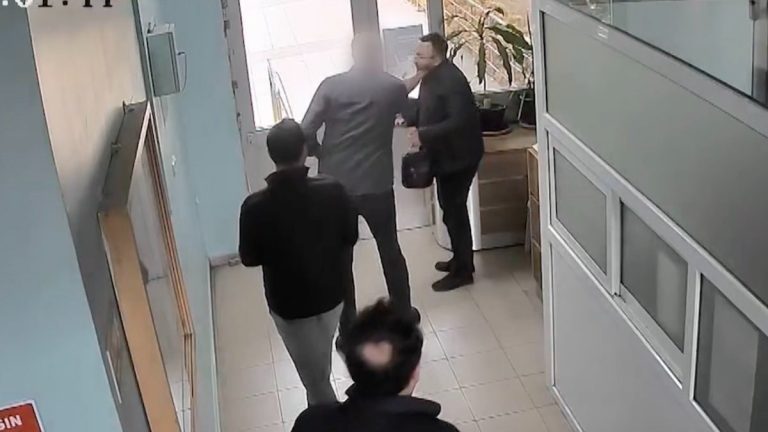 Çankırı’da gazeteciye tokat atan doktora adli para cezası