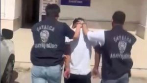 Çatalca’da kendisini komiser olarak tanıtıp altın ve dövizleri almaya geldi: Yakalandı