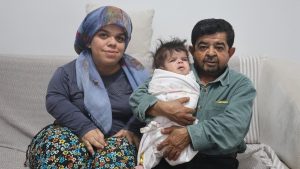 Hatay’da 21 yıllık ayrılık depremle bitti: Cüce çiftin yıllar sonraki aile saadeti