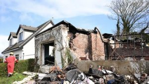 İngiltere’de mirastan dışlandığını sanan adam, aile evini havaya uçurdu