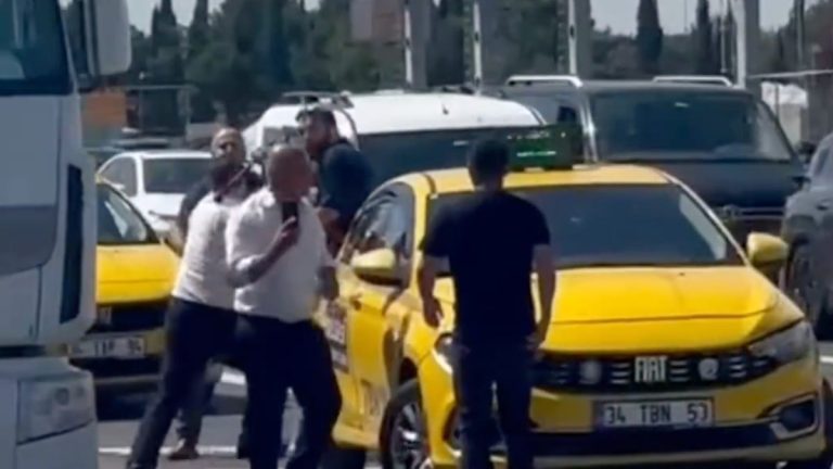 İstanbul’da taksiciler kavga etti: Levye ile vurmaya kalktı