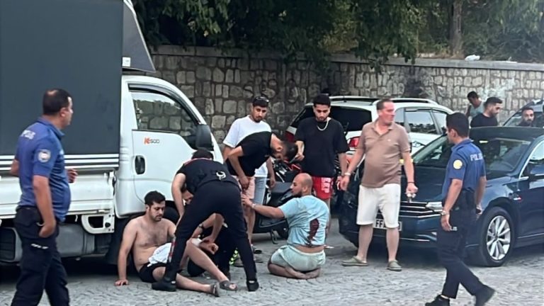 İstanbul’daki yol verme kavgasında 4 kişi bıçaklandı: Polis havaya ateş açtı