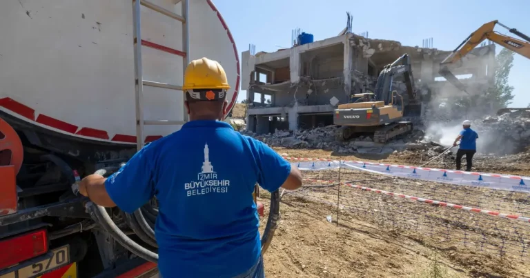 İzmir’de imar mevzuat aykırılığına taviz yok