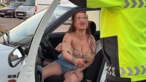 Kayseri’de polisin alkollü kadın sürücü ile zor anları: Ehliyeti daimi olarak iptal edildi