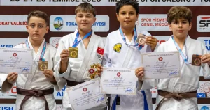 Kürsülerin değişmeyen adresi: Kağıtspor