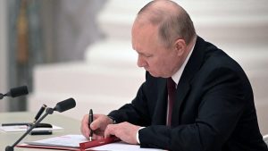 Rusya Devlet Başkanı Putin ordudaki asker sayısını artırdı