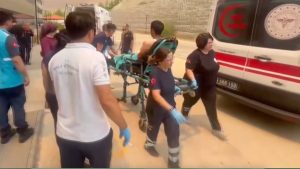 Seydikemer’deki orman yangınında hastane binaları tahliye edildi