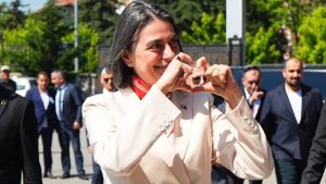 Üsküdar Belediye Başkanı Sinem Dedetaş tutuklandı