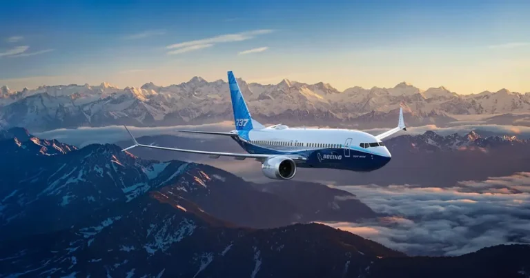 ABD Federal Havacılık İdaresi Yeni Boeing 737-7 Uçağını Sertifikalandırdı