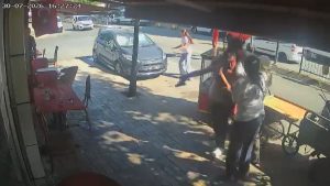 Bayrampaşa’da ‘laf atma’ kavgasında ateş açtı: Ayırmaya çalışan esnaf vurularak hayatını kaybetti