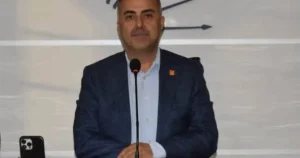 CHP Bursa’dan parti değiştirmeyi düşünen belediye başkanlarına çağrı: İstifa ediyorsanız makamlarınızı da bırakın