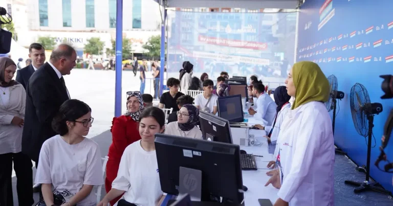 İBB’den Üniversite Tercih Dayanışma ve Rehberlik Merkezi