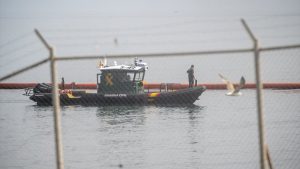 İspanya’dan göçmenlere deniz bariyeri önlemi