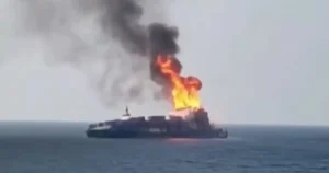 Karadeniz’de su ısındı! Konteyner gemisi vuruldu