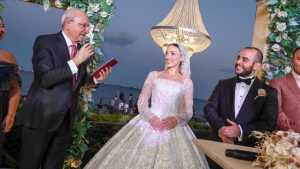 Kemal Kılıçdaroğlu, İstanbul’da katıldığı düğünde nikah şahidi oldu