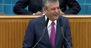 Özgür Özel’in dili sürçtü! İlk günün günahı olmaz