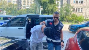 Samsun’da kız arkadaşının kollarını yaktı