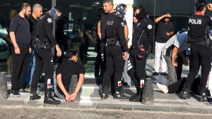 Şanlıurfa’da bıçaklı kavga: 3 yaralı