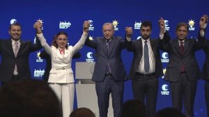 Tuzla, Çekmeköy ve Şile Belediyeleri AK Parti’ye katıldı